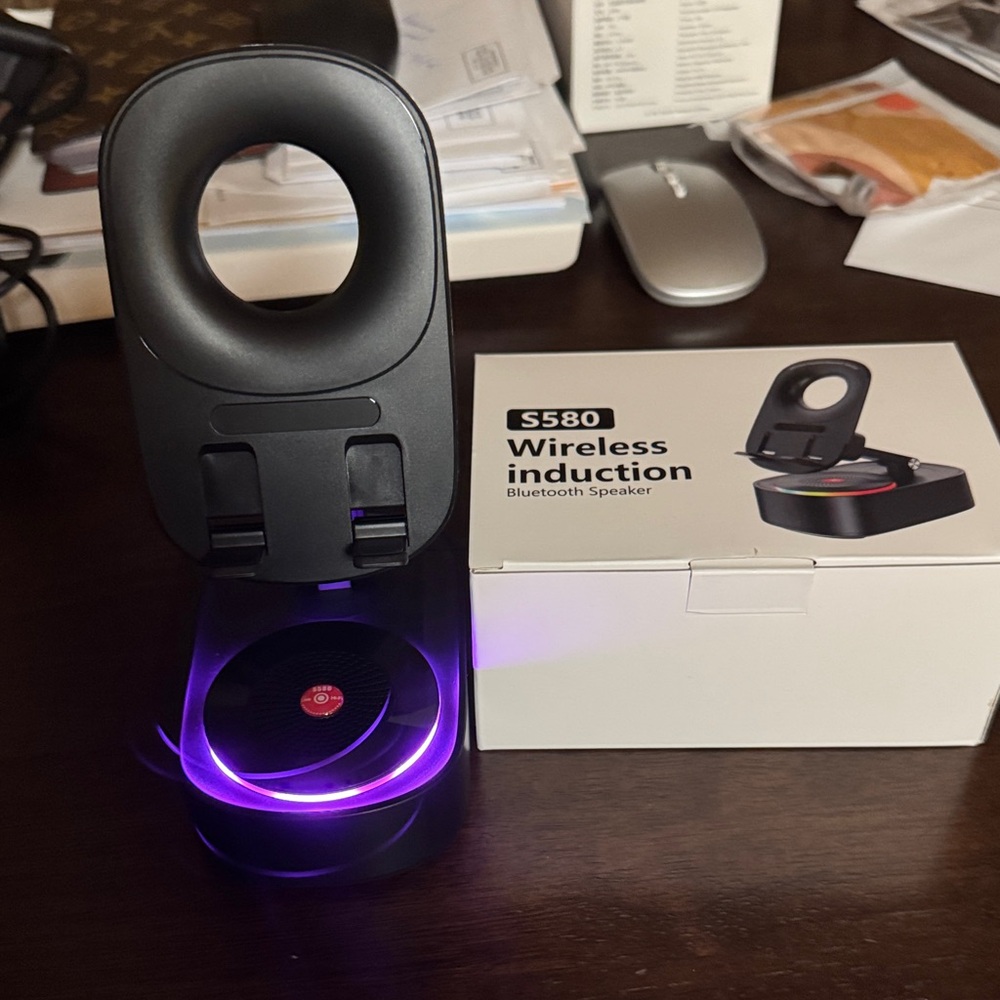 S580 Wireless Induction Bluetooth Speaker with Purple Light